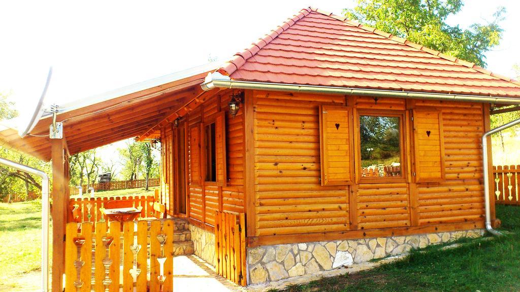 Cottage Awakened Serenity Rozanstvo ภายนอก รูปภาพ